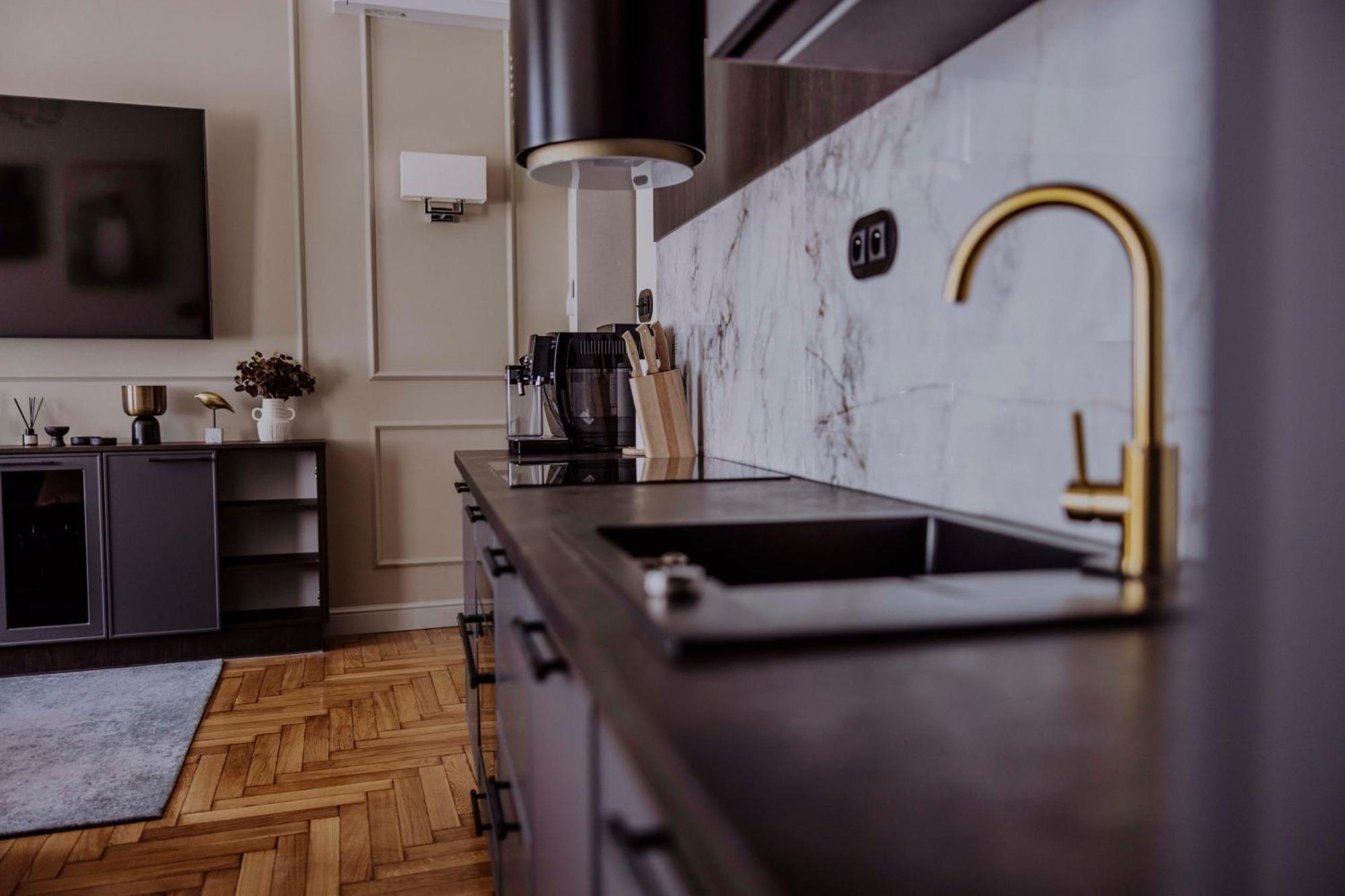 Crown Pearl - Wonderful Apartment, 110Scm, 4 Rooms Krakow Exterior photo